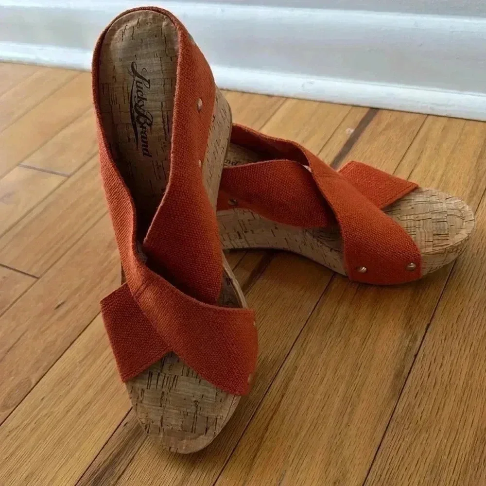 Lucky Brand women’s Miller 2 cork and Canvas wedge size 7.5